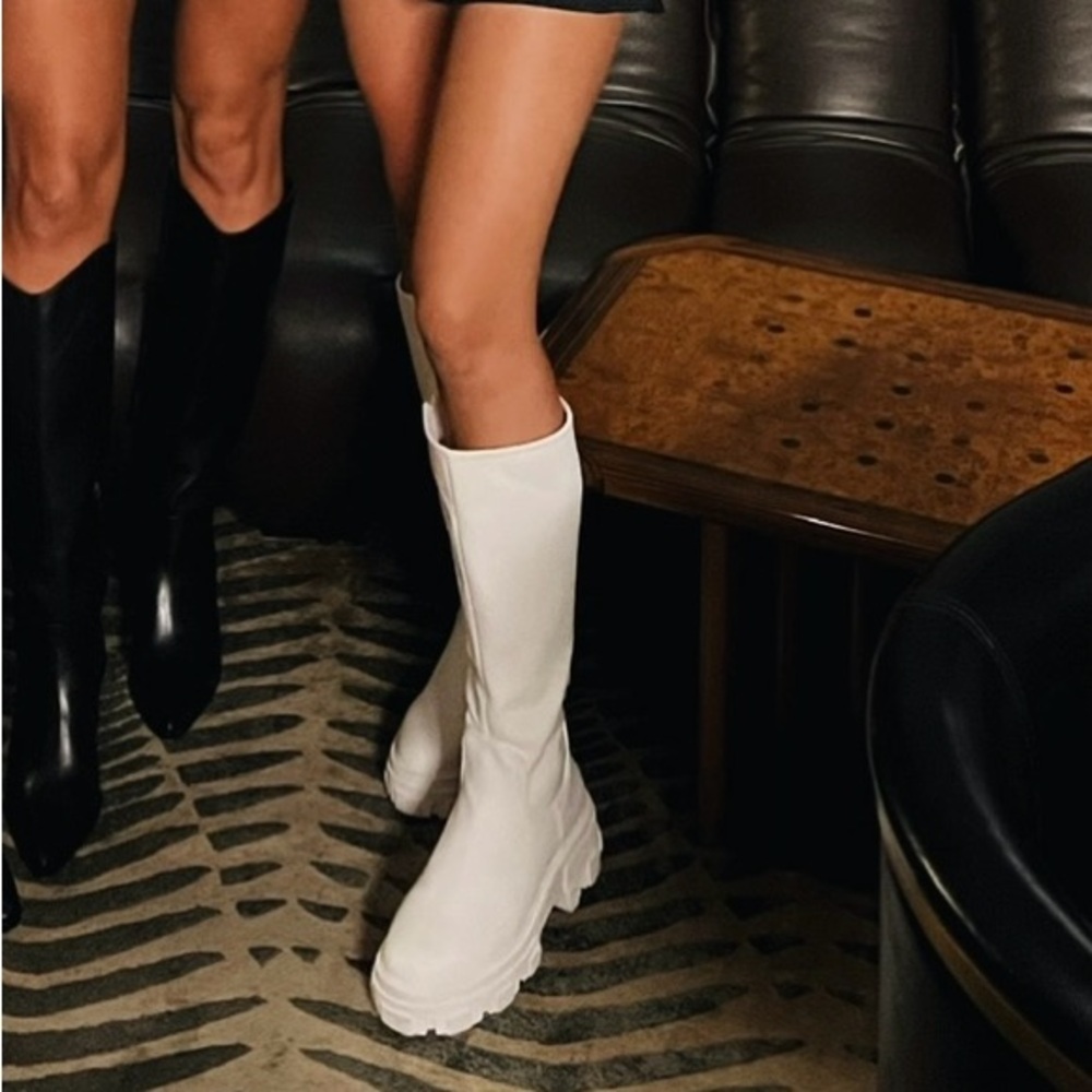 Rubber knee high boots - Picture 4 of 7